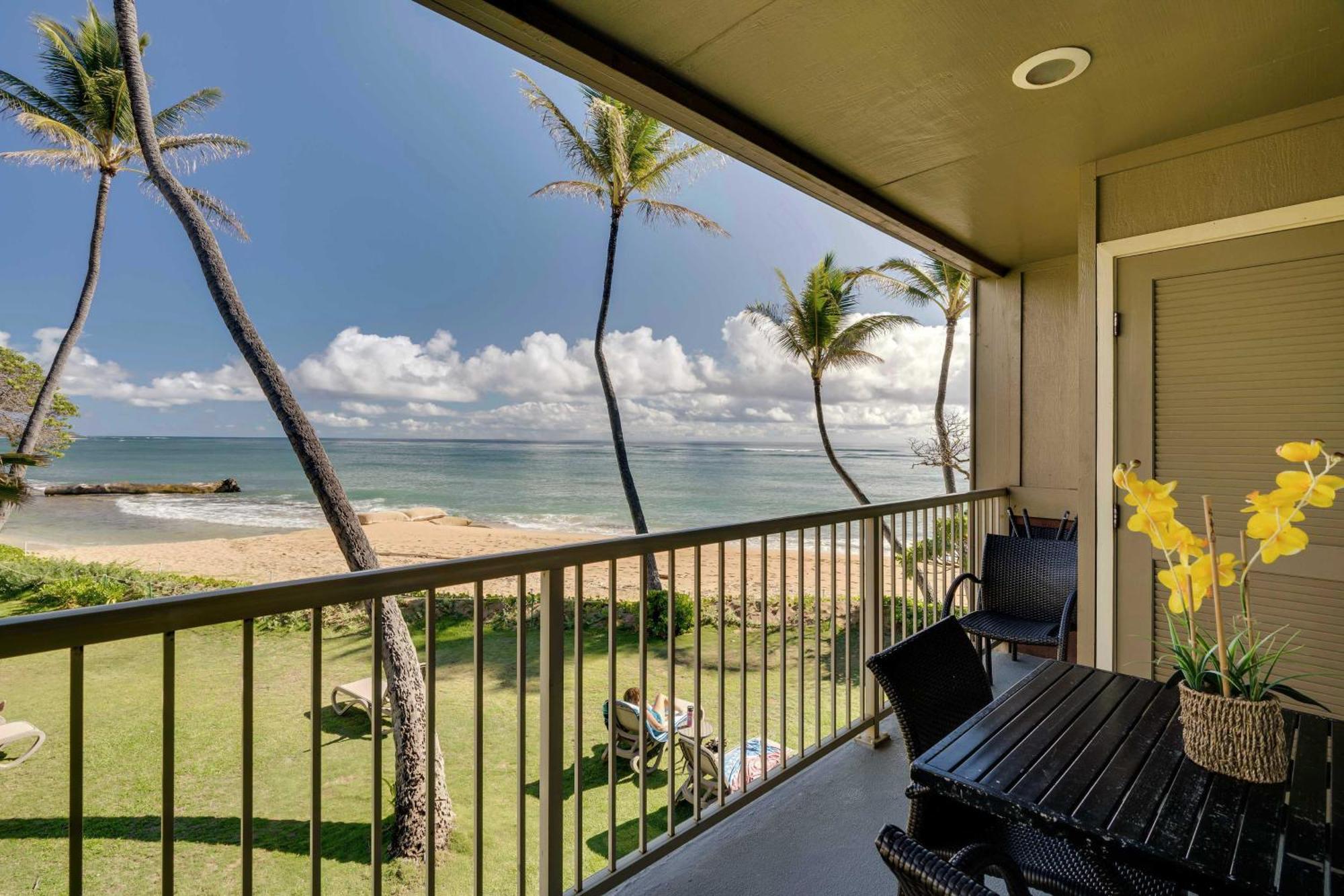 Waipouli Beachfront Condo With Balcony And Ocean Views Kapa'a Zewnętrze zdjęcie
