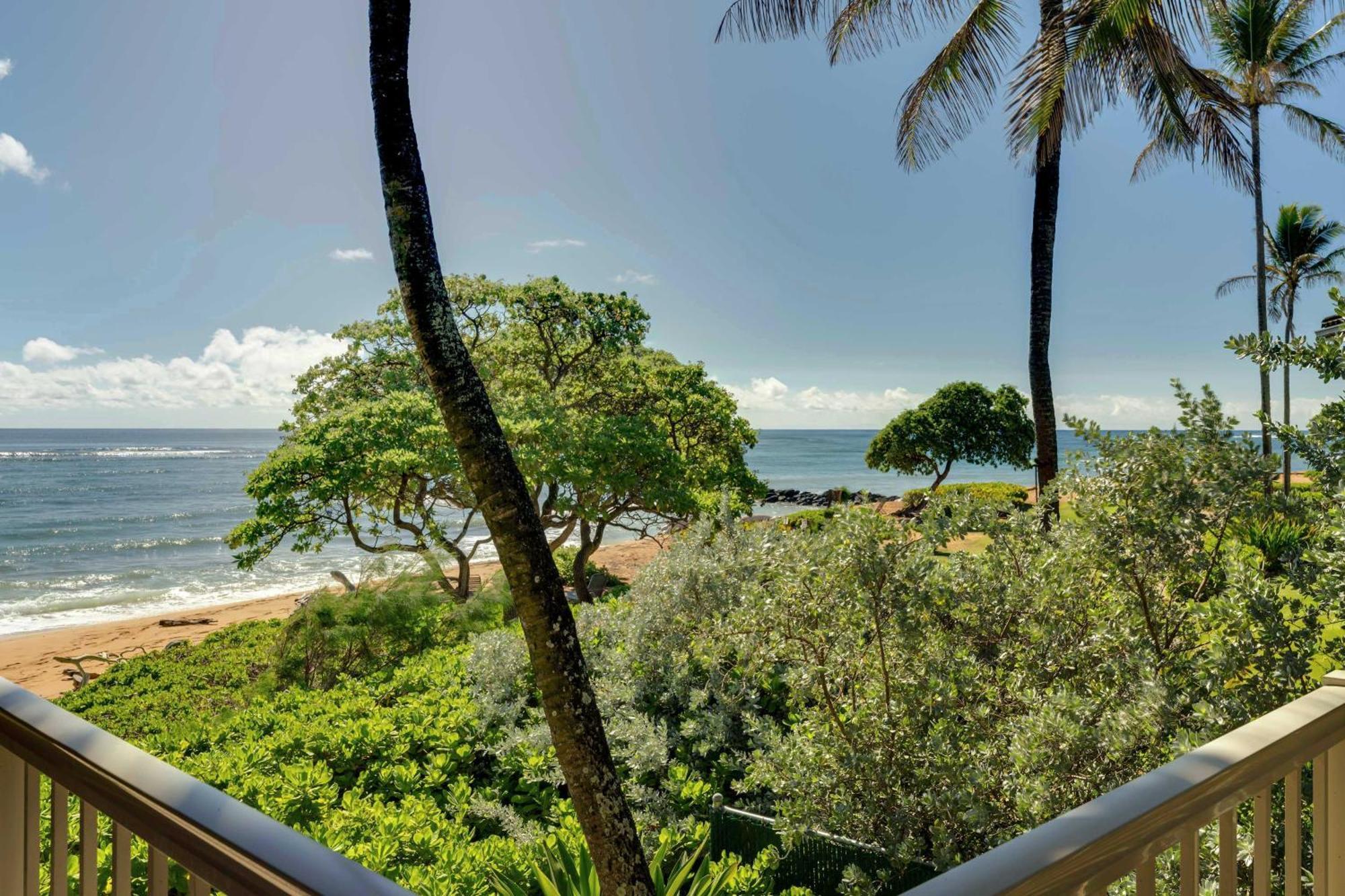 Waipouli Beachfront Condo With Balcony And Ocean Views Kapa'a Zewnętrze zdjęcie
